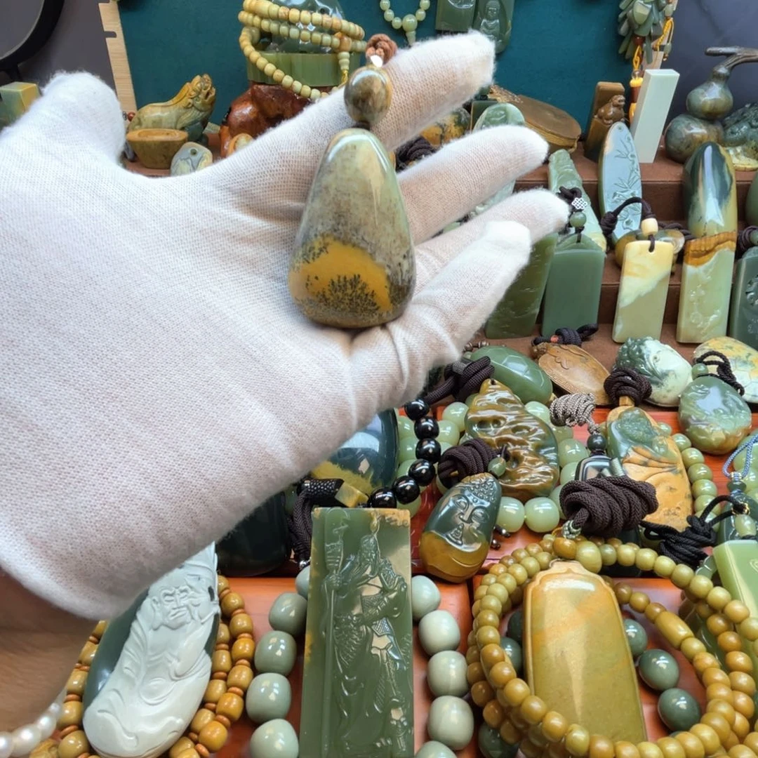 岫岩河磨玉（透闪石质玉）未镶嵌颈饰