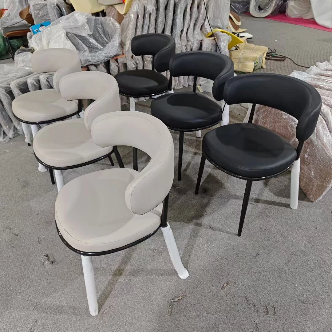 意式极简皮椅餐椅家用简约轻奢设计师椅子北欧靠背椅售楼处洽谈椅