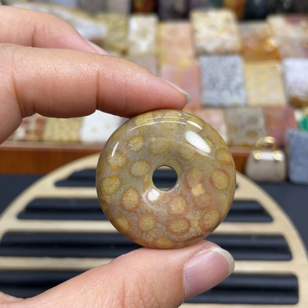 硅化玉未镶嵌颈饰k26