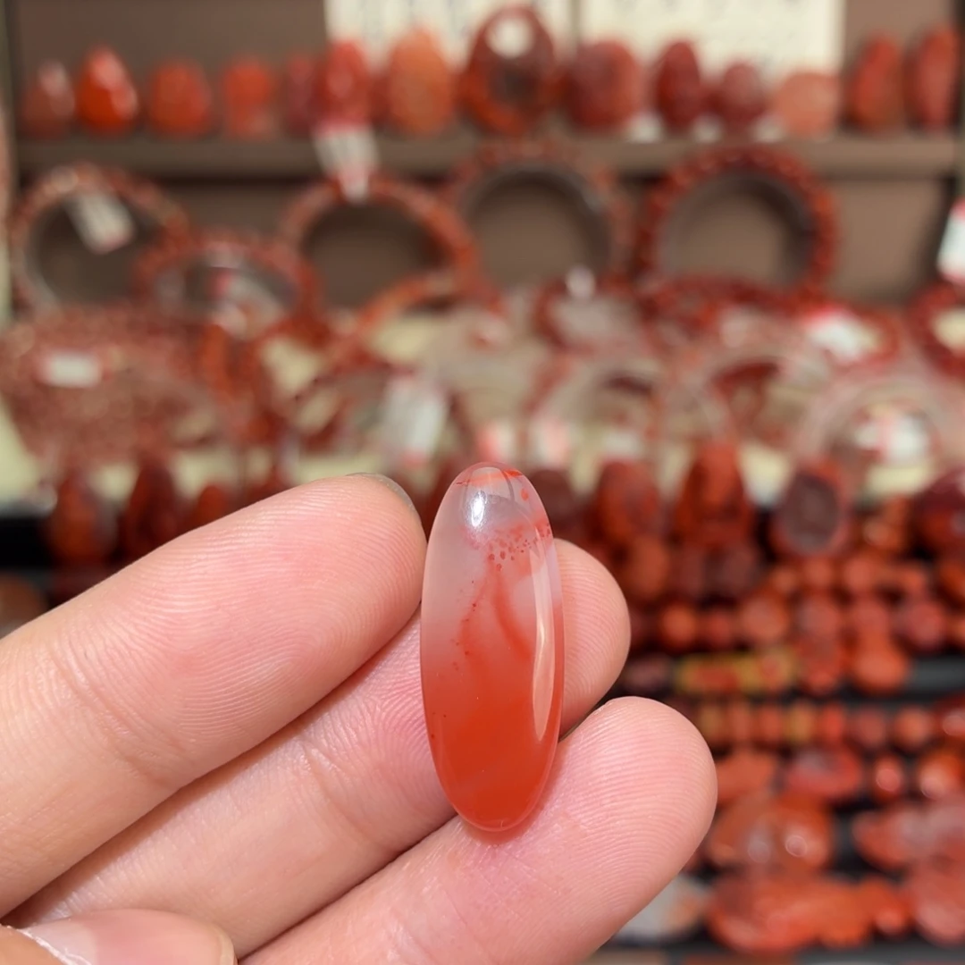 南红玛瑙未镶嵌颈饰无事牌