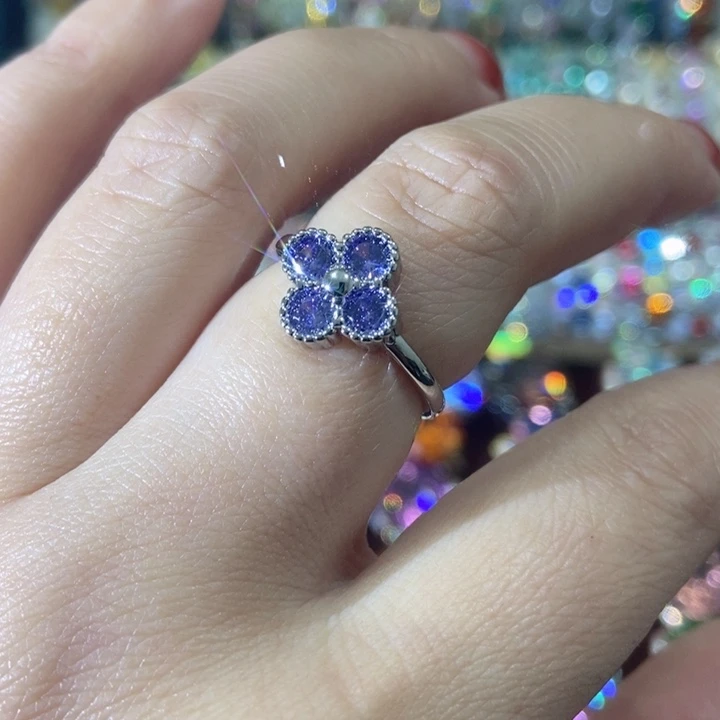 66锆石（处理）戒指