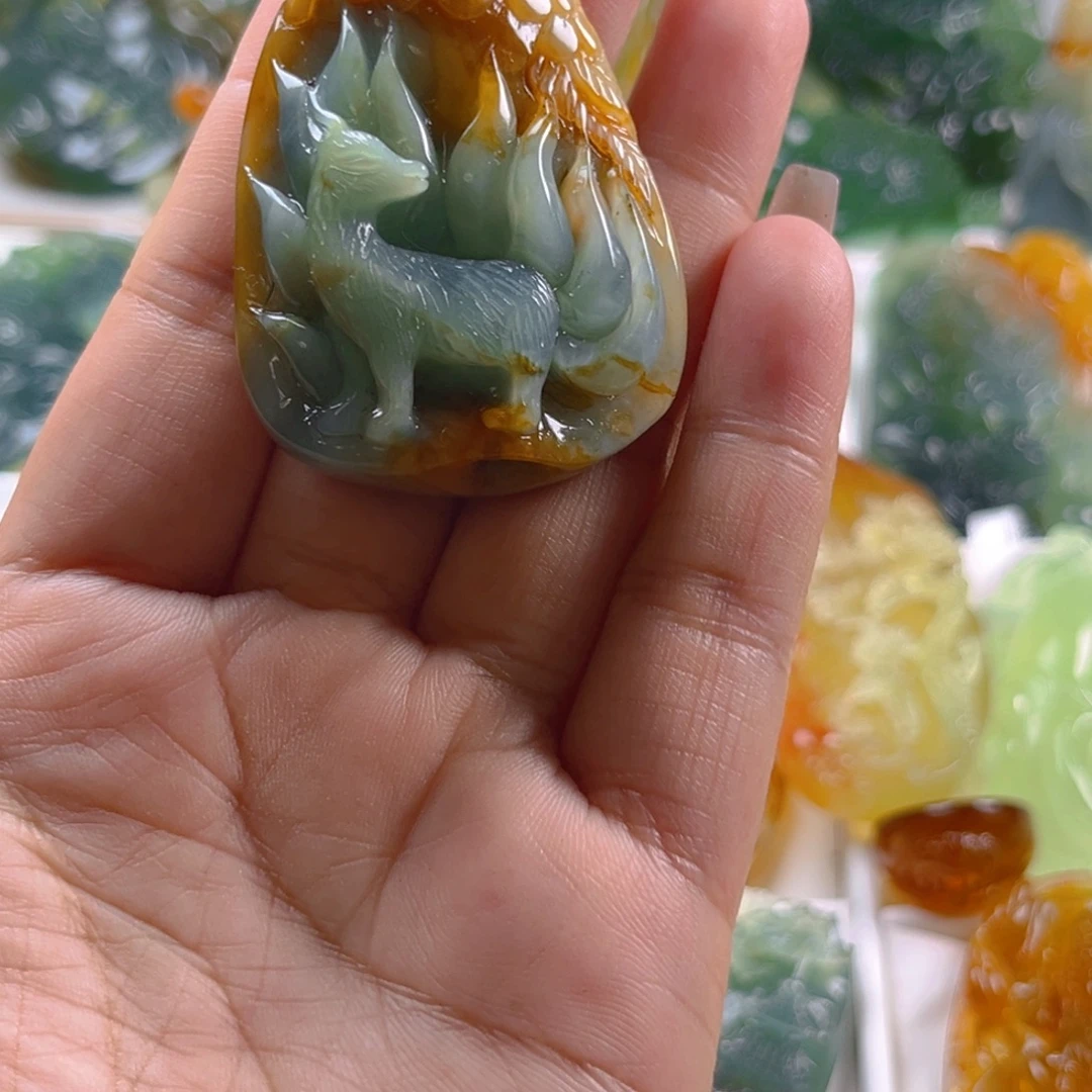 蛇纹石玉未镶嵌颈饰