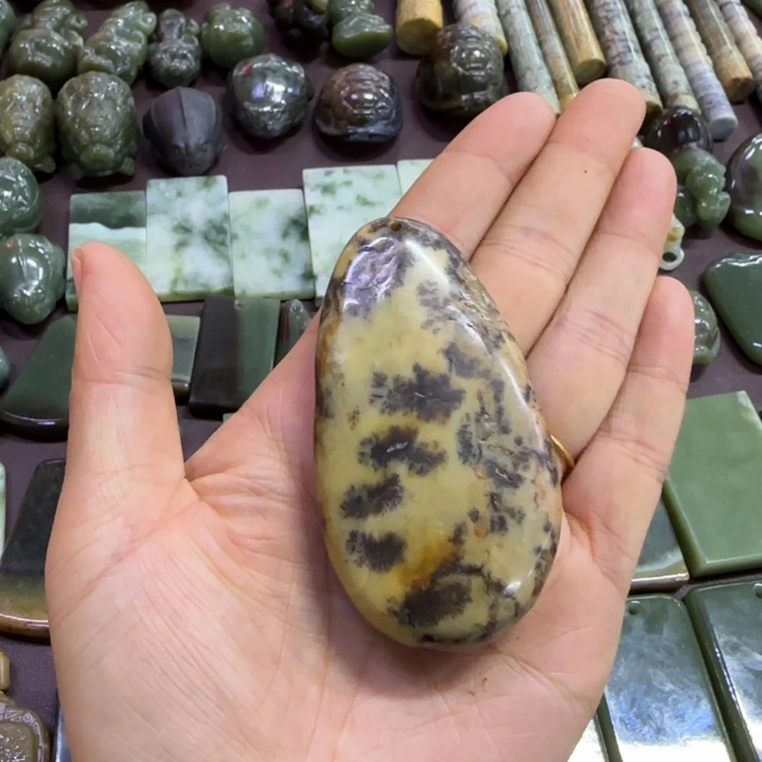 岫岩河磨玉（透闪石质玉）未镶嵌颈饰