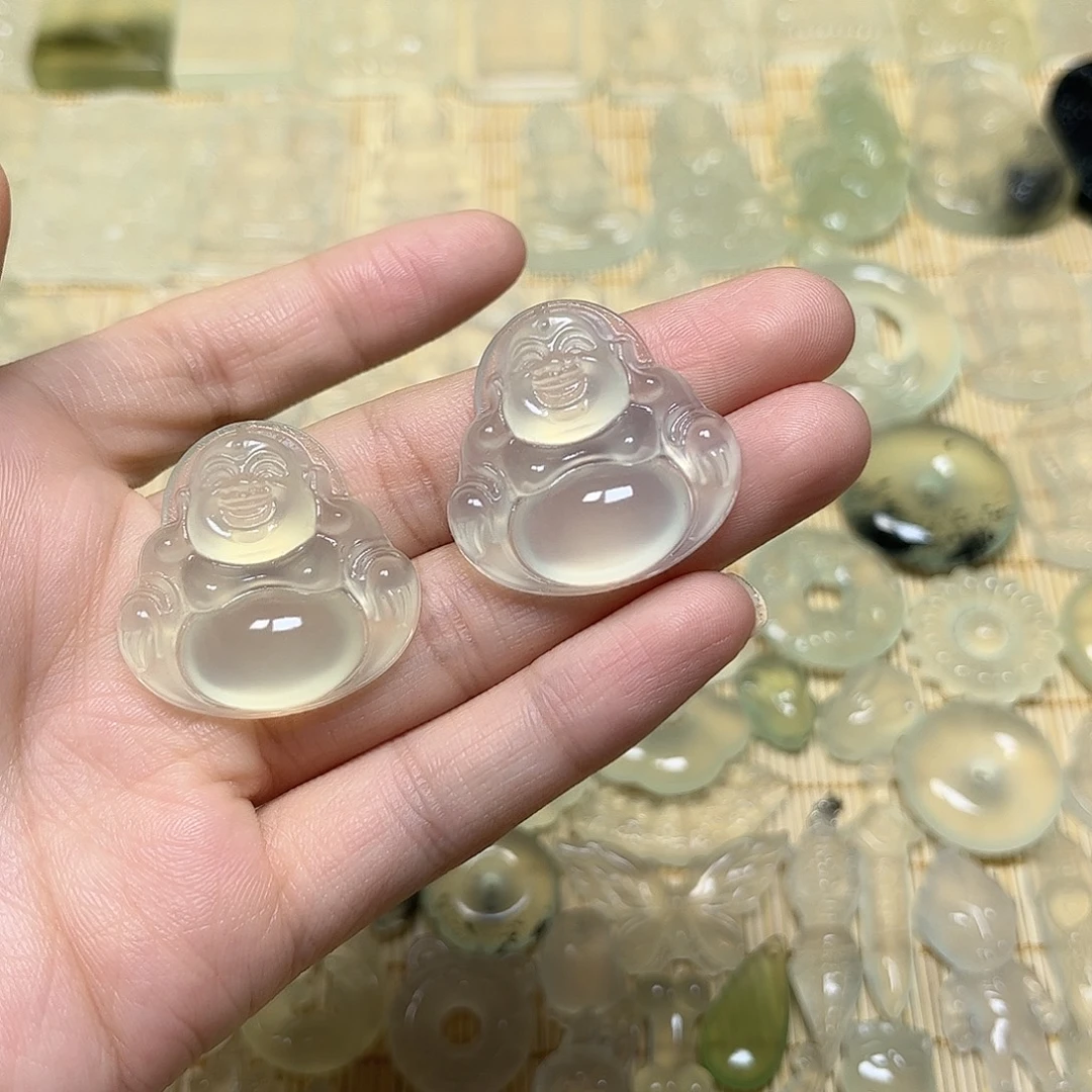 可***牛未镶嵌岫玉颈饰吊坠
