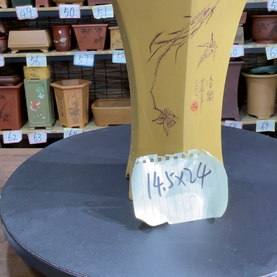 紫砂花盆紫砂和白