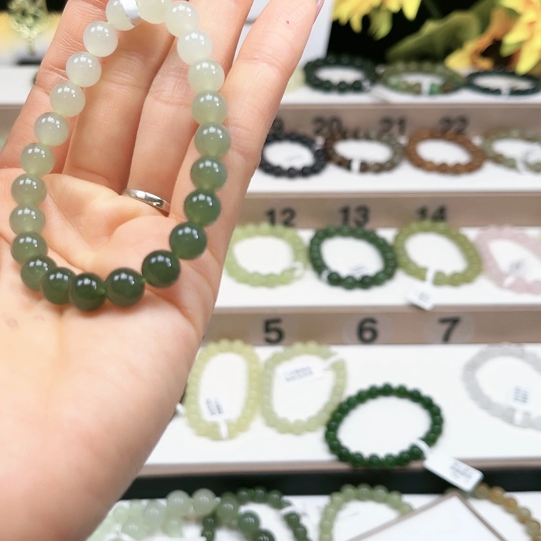 米***虫和田玉未镶嵌手链