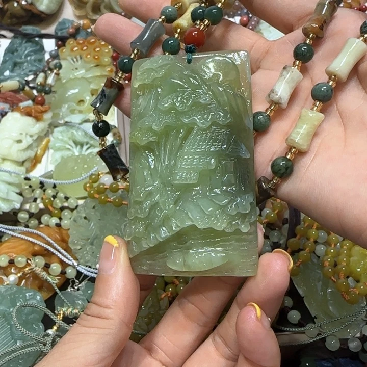 蛇纹石玉未镶嵌吊坠
