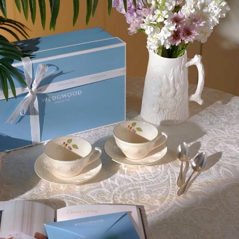 Wedgwood欢愉假日马克杯咖啡杯简约情侣杯陶瓷杯家用精美生日礼物