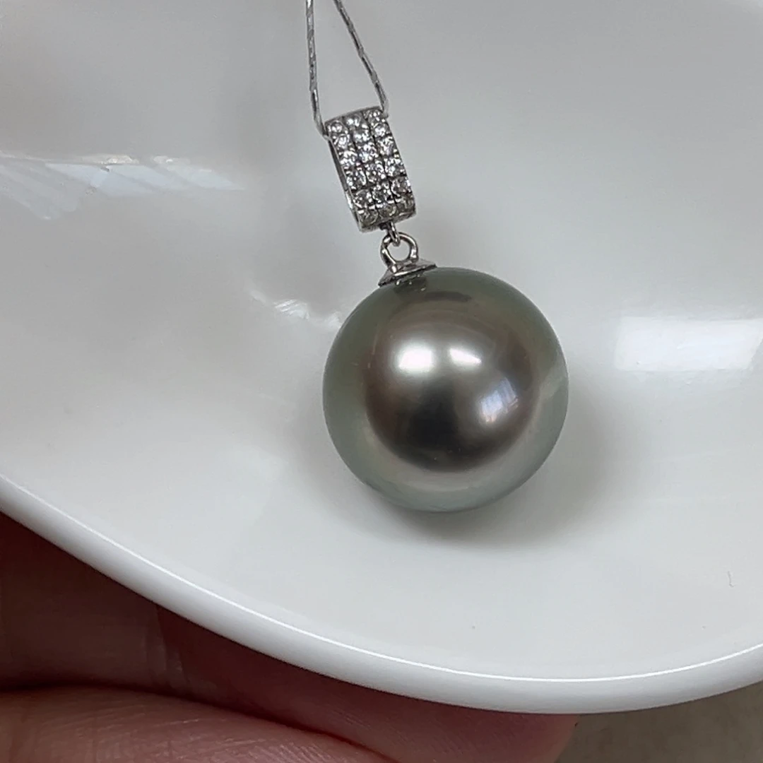 颈饰18K金镶嵌海水珍珠13.5mm