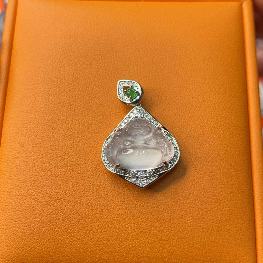 石英质玉合金吊坠