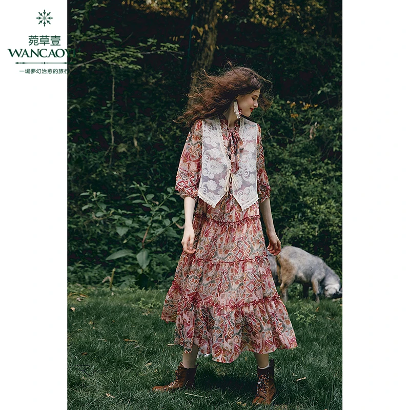 菀壹2025新款套装女复古雪纺裙刺绣马甲两件套H03011539