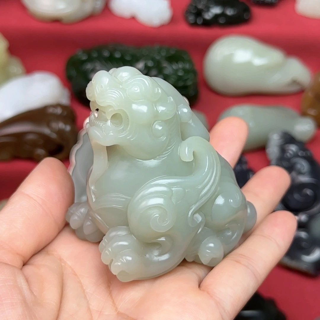 未镶嵌和田玉（青玉）把件