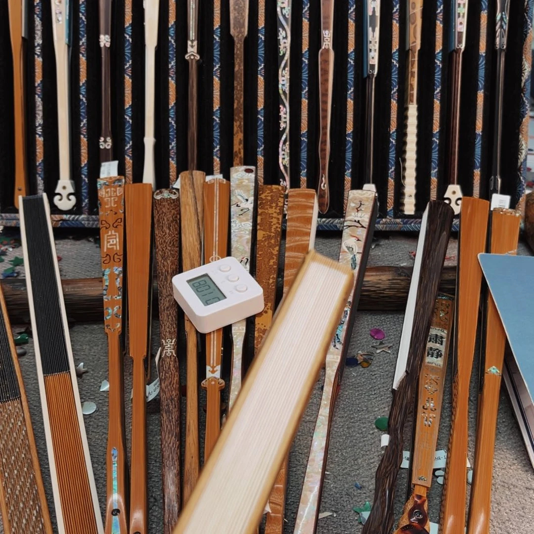 ****生扇子纯手工制作工艺精湛