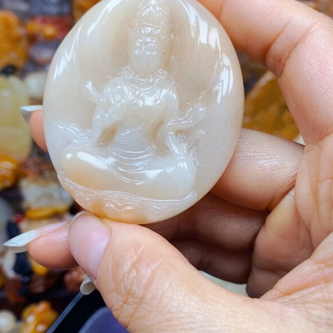 石英质玉（黄龙玉）未镶嵌颈饰