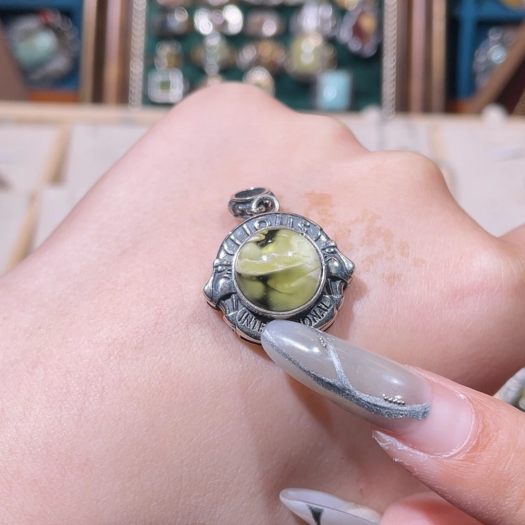 魔***子琥珀银S925镶嵌颈饰吊坠