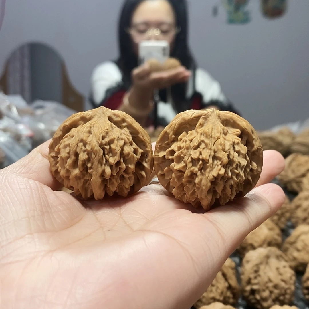 吊坠桃核皇冠40黄