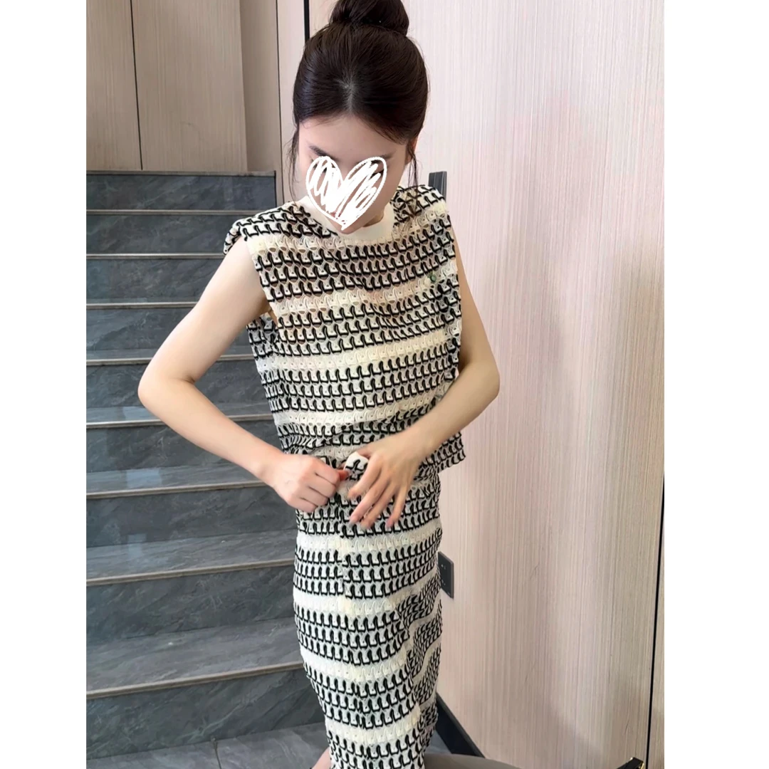 夏季高级感小香风长裙套装女复古显瘦镂空无袖上衣A字裙两件套装