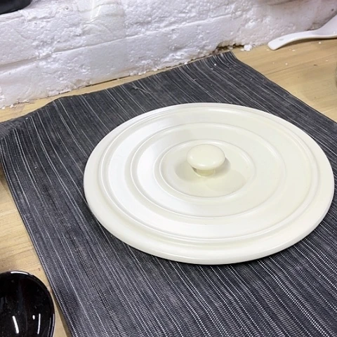 微瑕，不能明火，口径21厘米，奶油