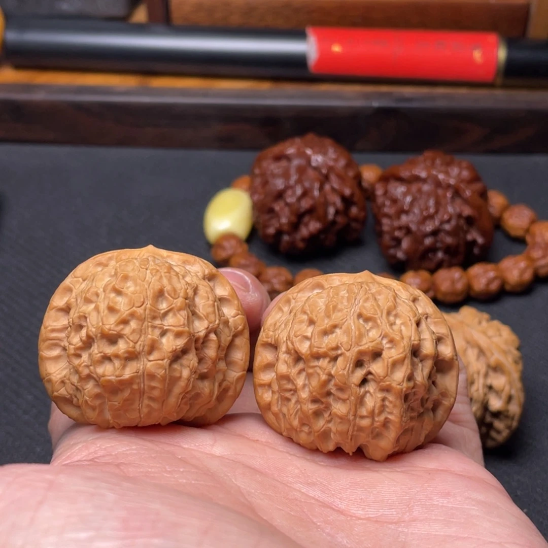 文玩核桃吊坠38微修血麒麟