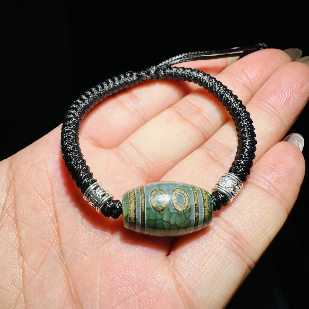 玛瑙青稞供内置龙麟纹五眼手绳手串尺寸22×12.5左右