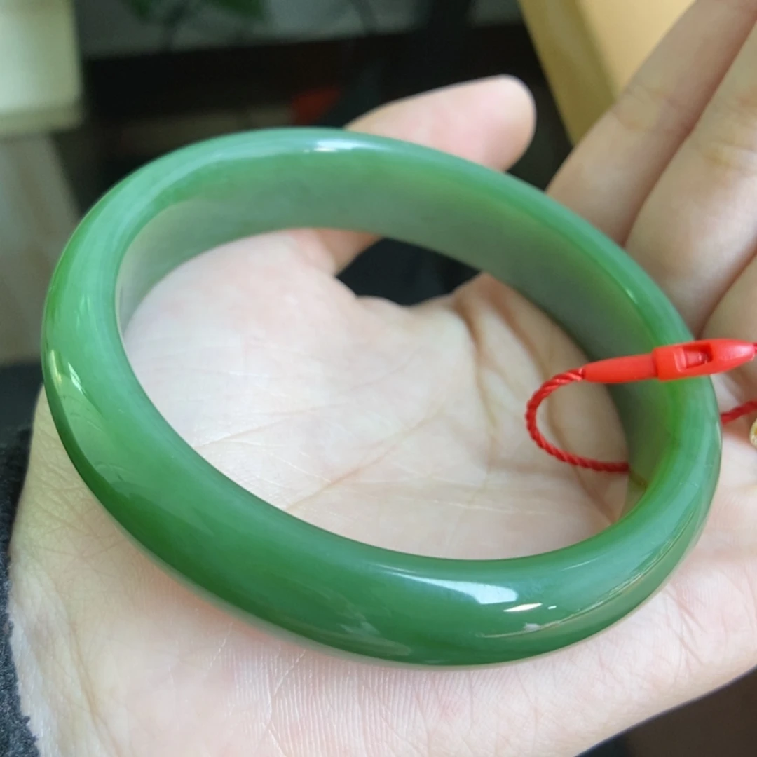 【闪购商品】未镶嵌手镯和田玉（碧玉）