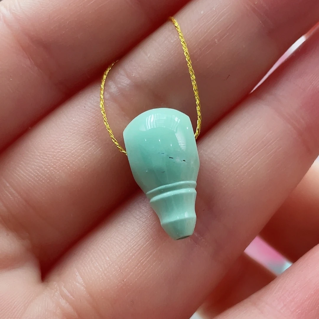 绿松石颈饰未镶嵌