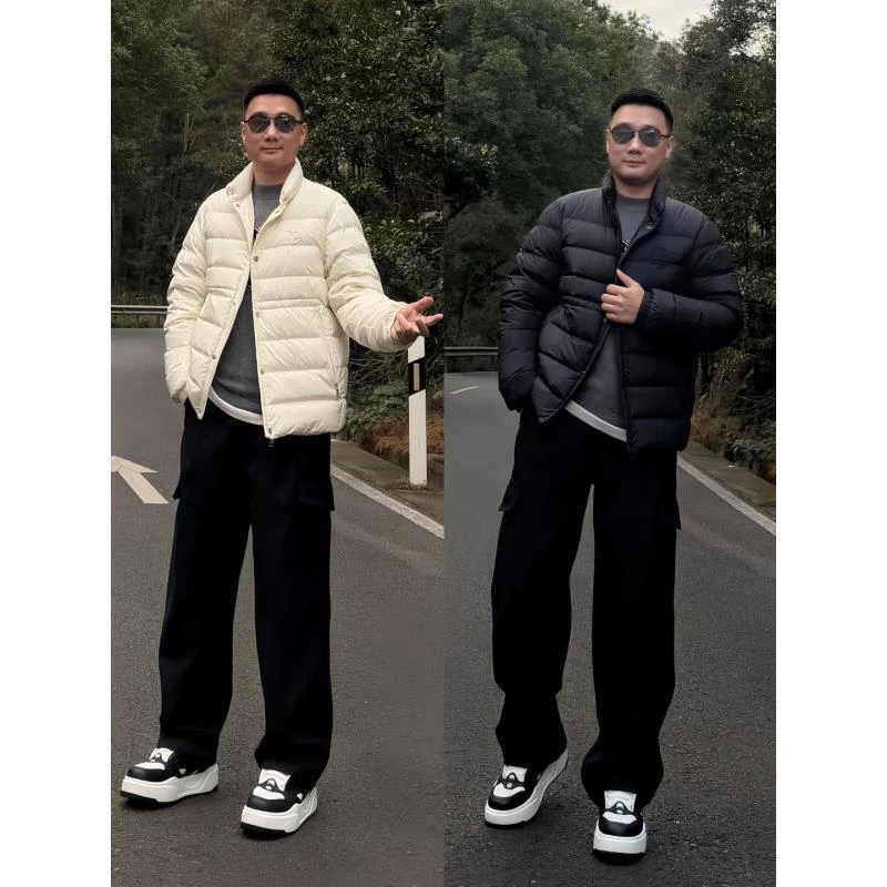 DG迪噶雅《国际行》2025秋冬男士立领刺绣字母微宽松休闲轻薄羽绒服