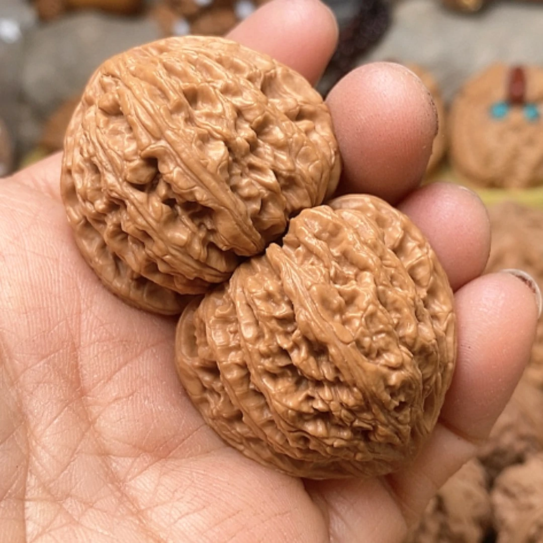 【闪购商品】文玩核桃把件红宝石37