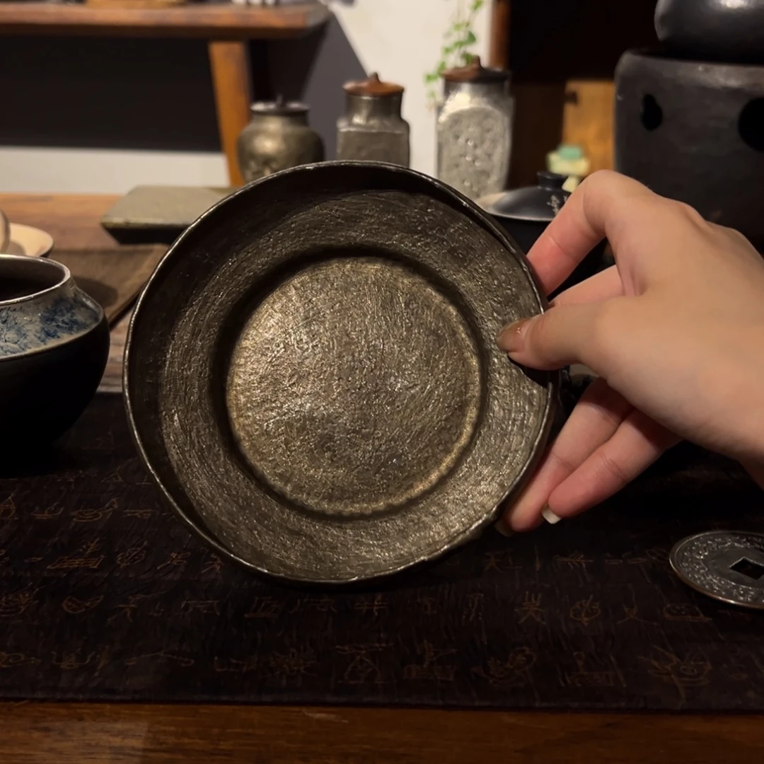 瓷片陶瓷。           陶瓷。