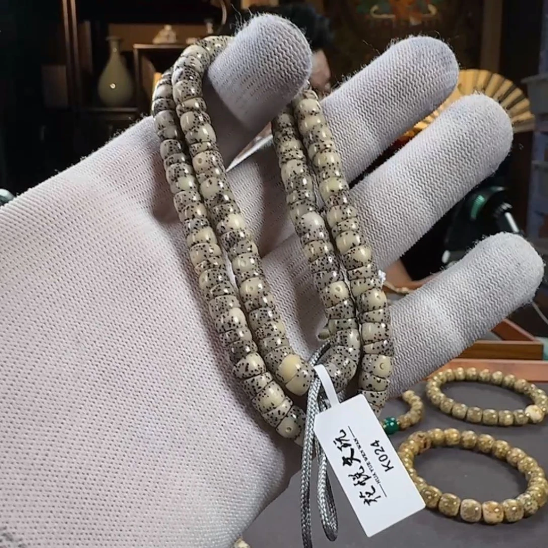 手串星月菩提7x6 糯冰月留白斜切大肠 K024