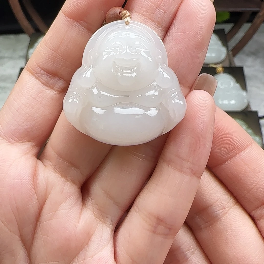 和田玉未镶嵌吊坠(赠链)