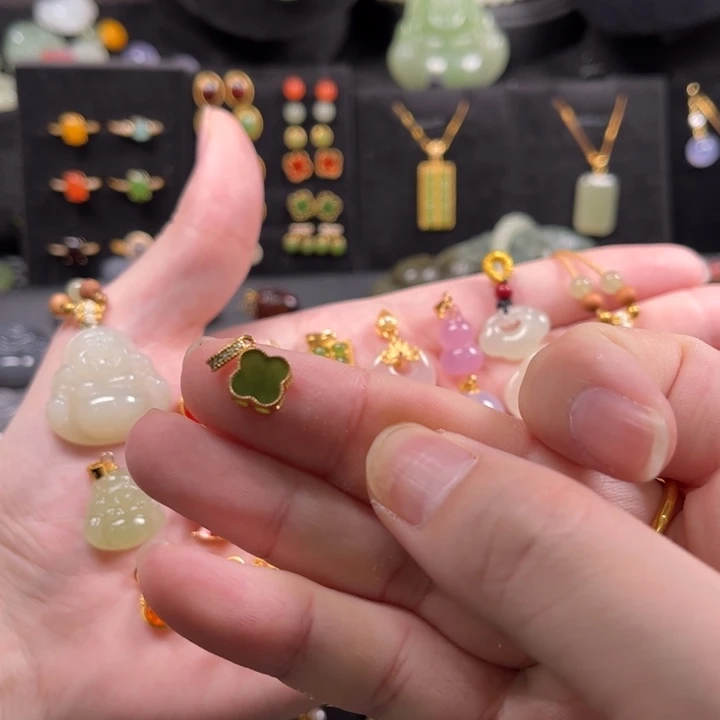 颈饰银S925镶嵌和田玉