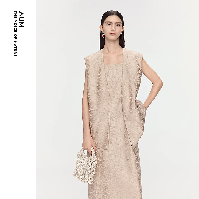 AUM噢姆25年秋季新款重工时尚复古小众设计轻奢风马甲M1FZ31994