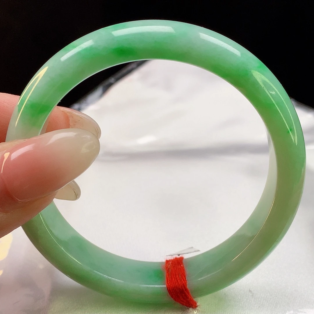 翡翠手镯未镶嵌啦*啦天然翡翠8309