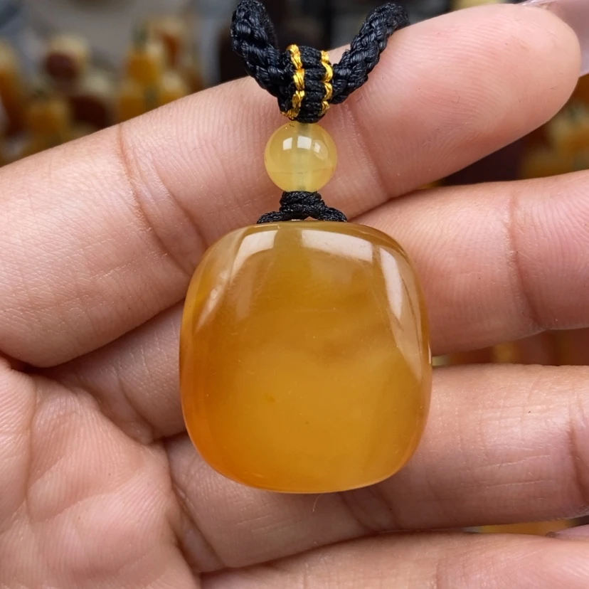 【闪购商品】琥珀颈饰未镶嵌