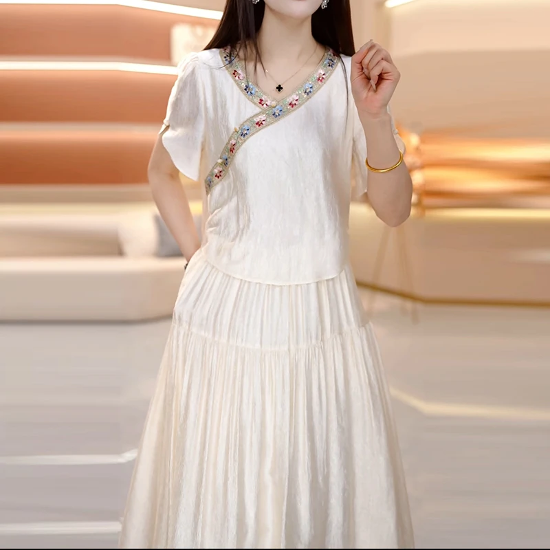 2025夏季新款收腰显瘦裙子气质减龄遮肚子洋气时尚优雅短袖连衣裙