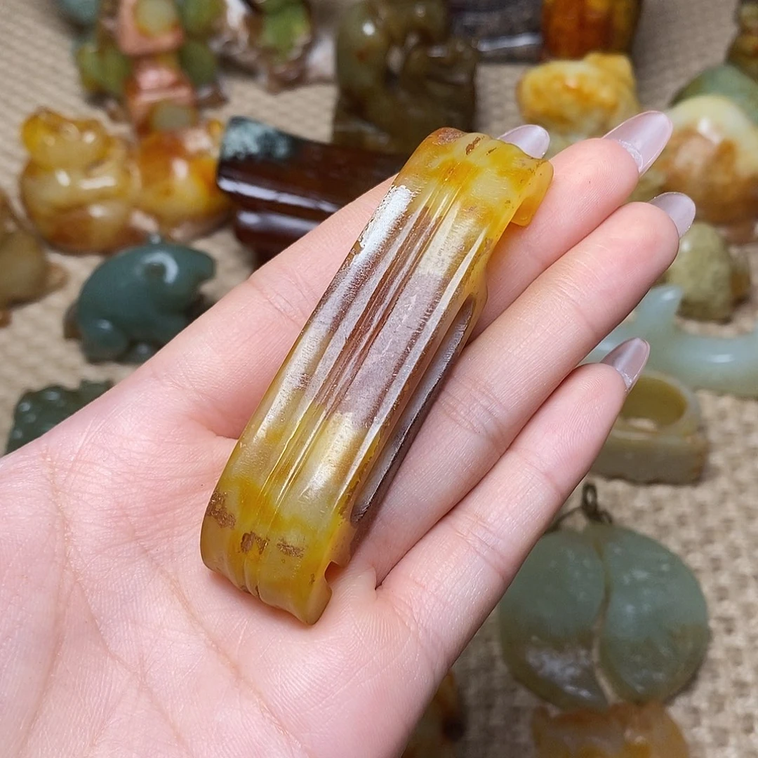未镶嵌蛇纹石玉颈饰