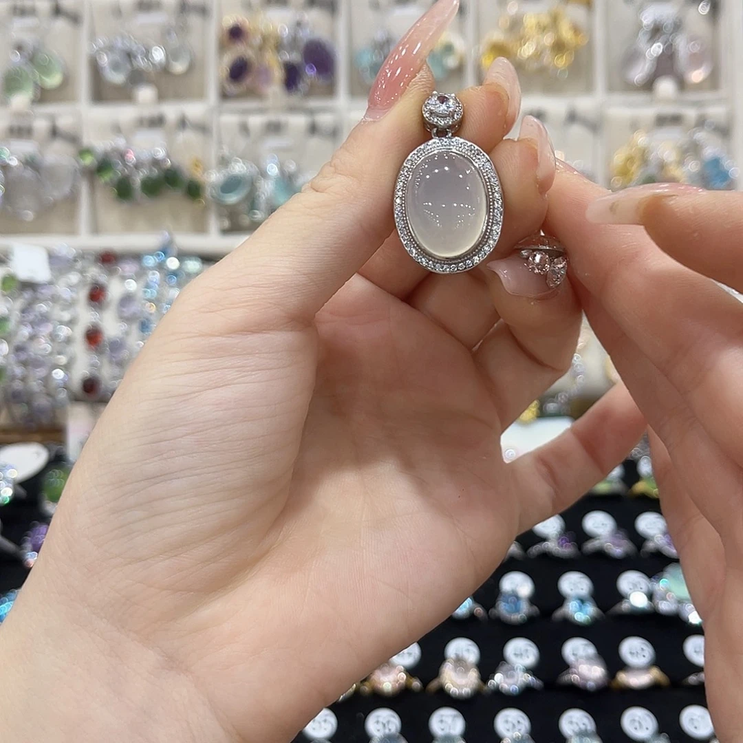 蛇纹石玉合金颈饰