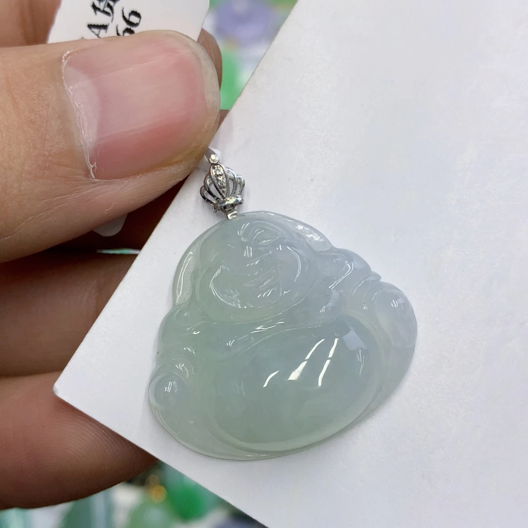 翡翠18K金镶嵌颈饰翡翠