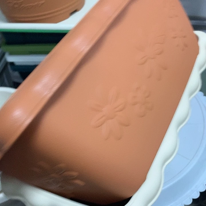 2个370桃红菜盆浮雕爱丽思