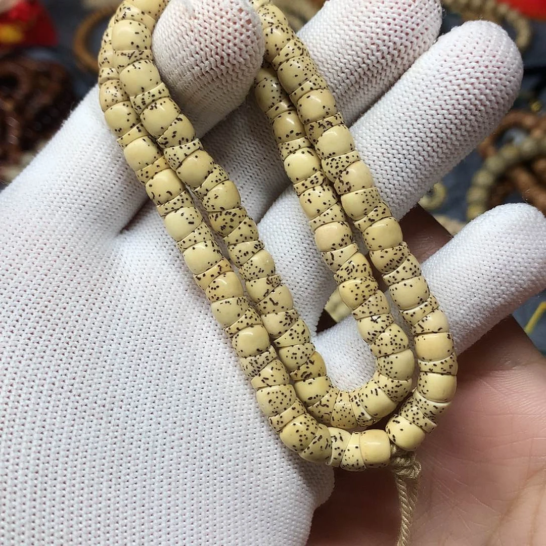 星月菩提吊坠卡七鸡油黄大肠