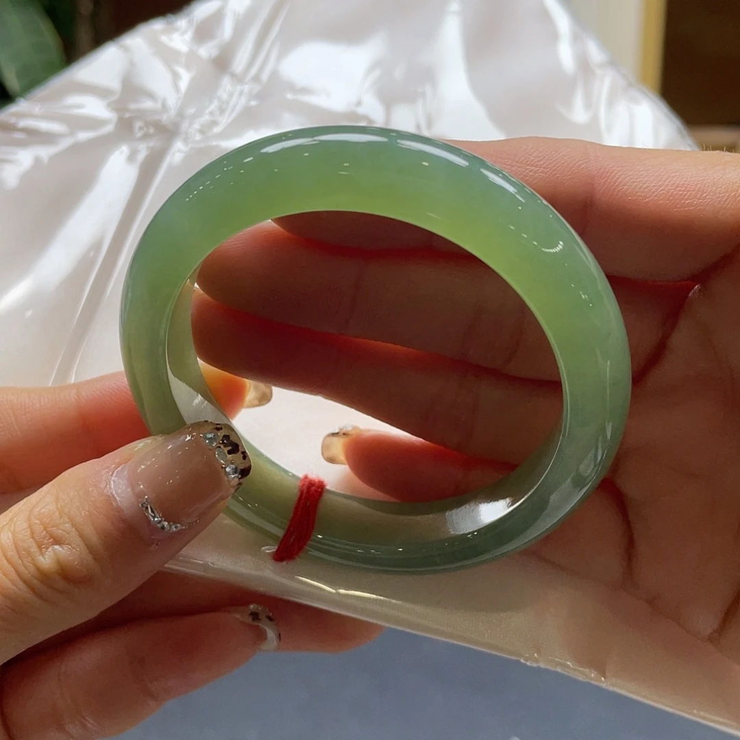 翡翠未镶嵌手镯7 号