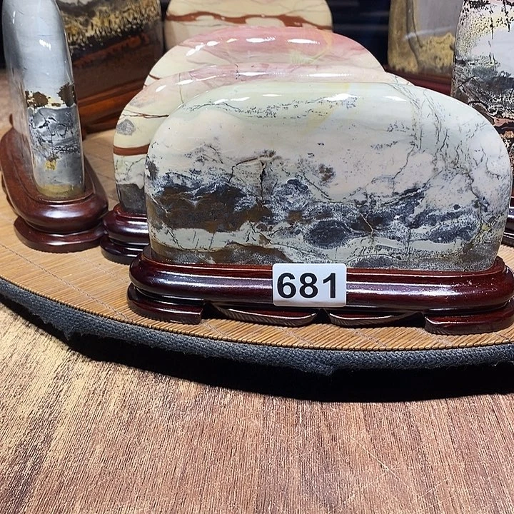 丹***彩香榧木广西柳州国画石头