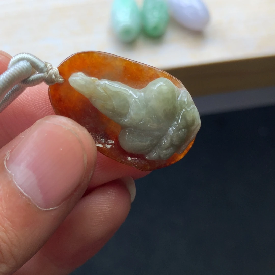 翡翠未镶嵌颈饰吊坠