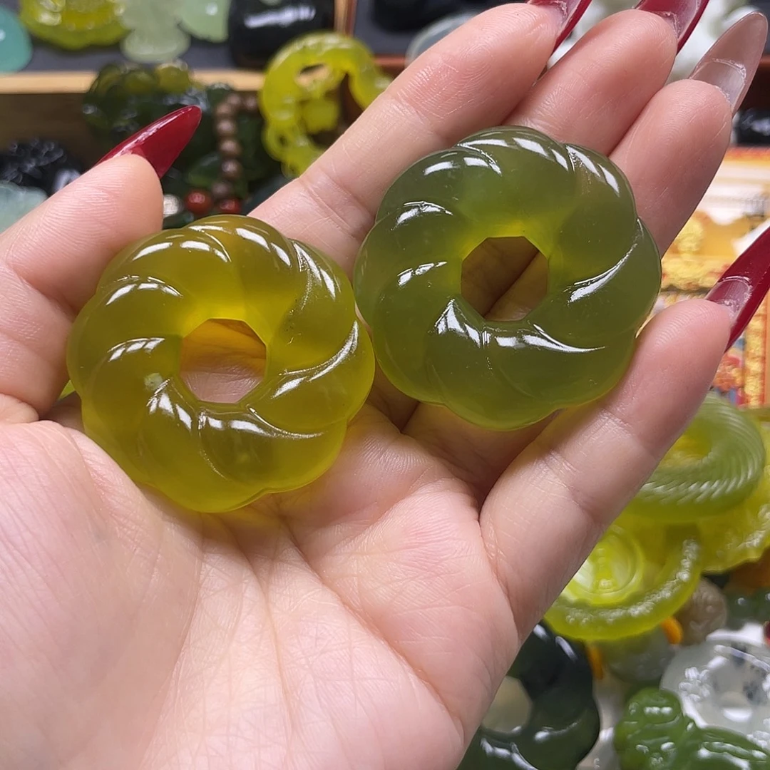 安***华蛇纹石玉未镶嵌颈饰