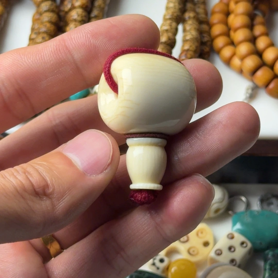 琉璃/树脂/塑料类藏传配饰