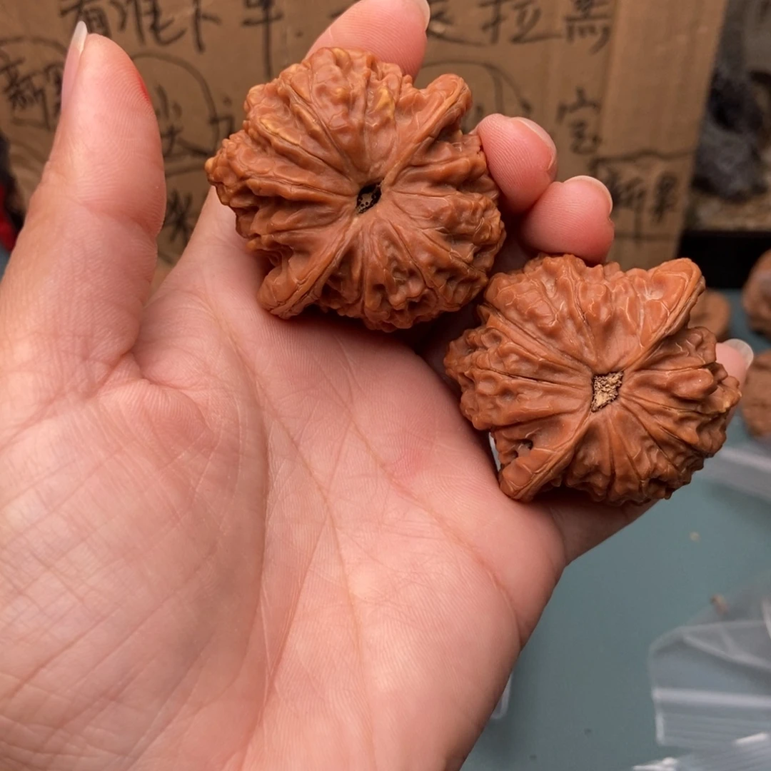 桂***源文玩核桃吊坠血麒麟49