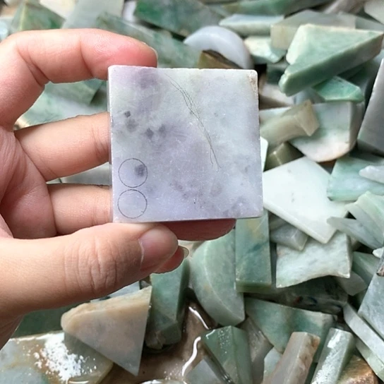 翡翠挂件未镶嵌?***o翡翠原石