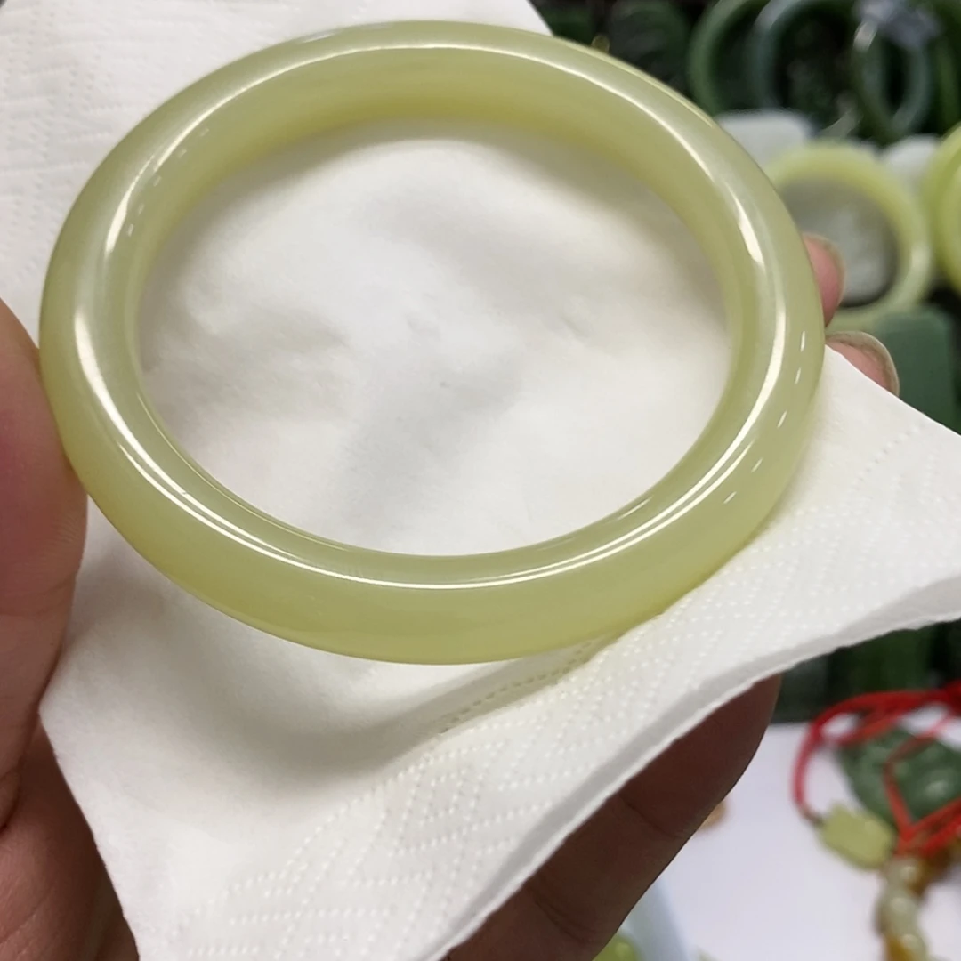 【闪购商品】手链未镶嵌和田玉许*芳手镯