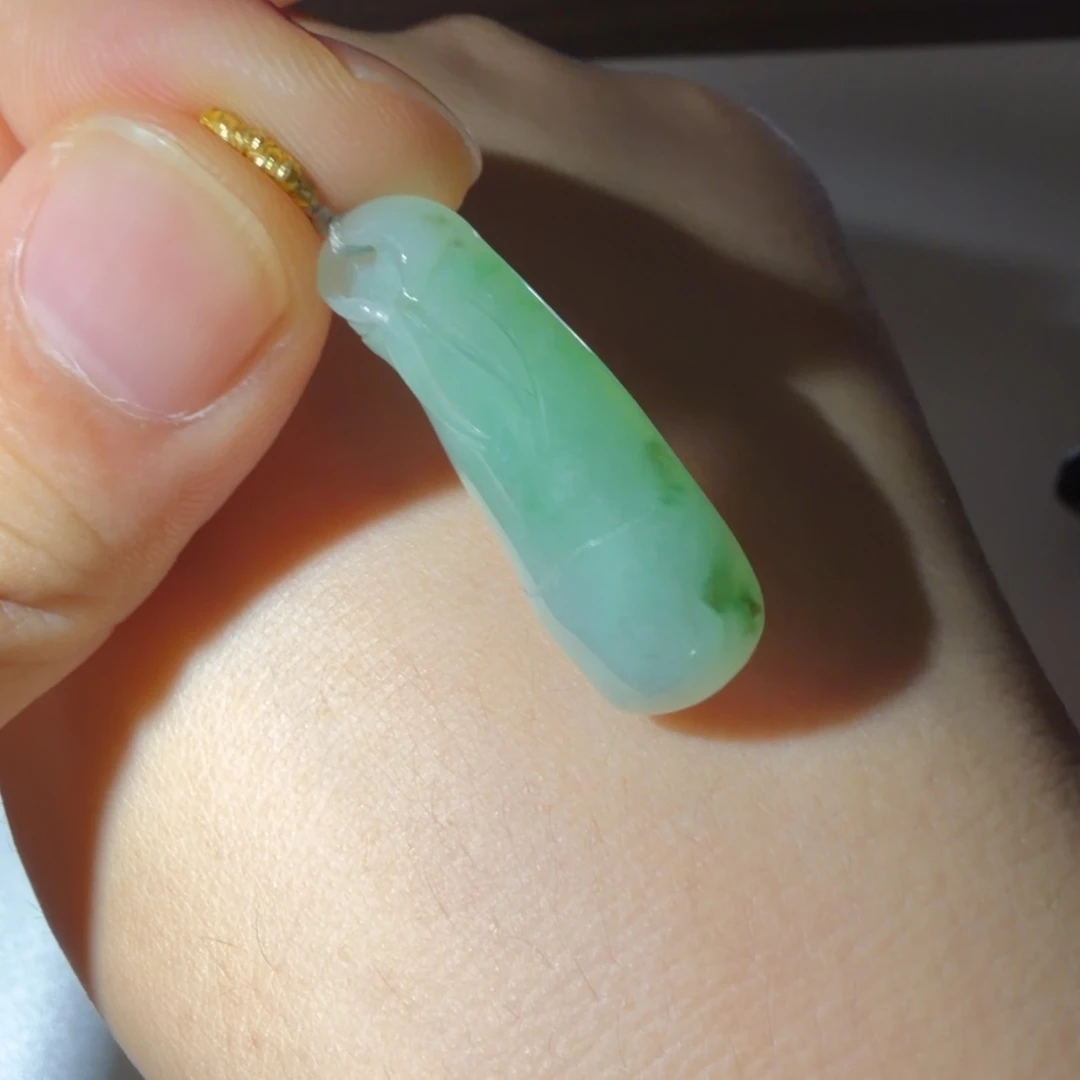 颈饰未镶嵌翡翠好